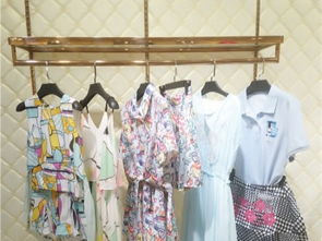 广州莎奴服饰 太平鸟乐町品牌批发折扣，引领鞋帽箱包时尚潮流