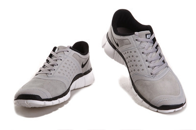 耐克斯5.0V4反毛皮运动鞋 专业批发指南